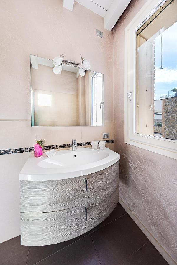 Warda C11 Apartment By Wonderful Italy Desenzano del Garda Eksteriør bilde